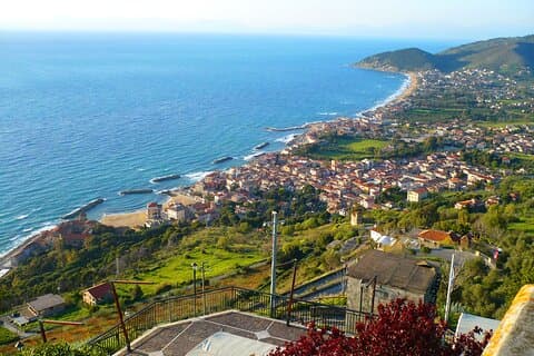 Cilento opplev Castellabate tur og vinsmaking og mat