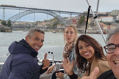 Port : Sunset or Daytime, Charming Yacht, welcome drinks & Snaks