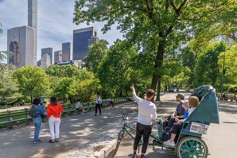 Central Park Film Locations and Celebrity Homes (em inglês)