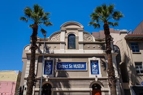 Private Tour ohne Anstehen durch das District Six Museum Kapstadt