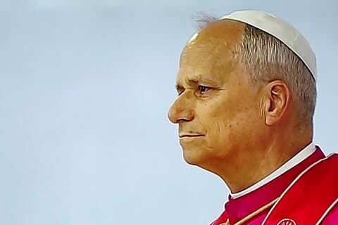 バチカン市国サン・ピエトロ広場でローマ教皇レオ14世と面会