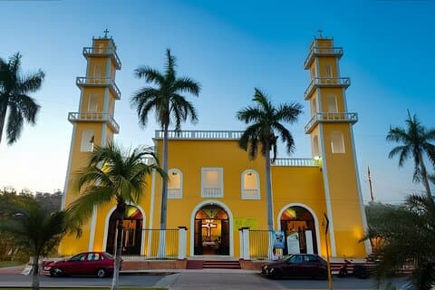 Churches Tour with monuments and Shopping Private Experience