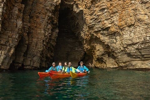 Budva: Winter Sea Kayak tur til huler og St Nicholas Island