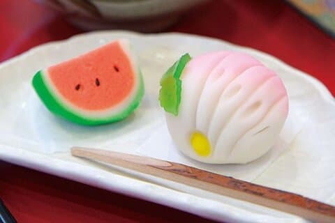 Kumamoto: Wagashi Confectionery Making Experience at TOMODACHIYA