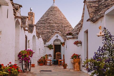 Ostuni en Alberobello privétour vanuit de haven van Brindisi