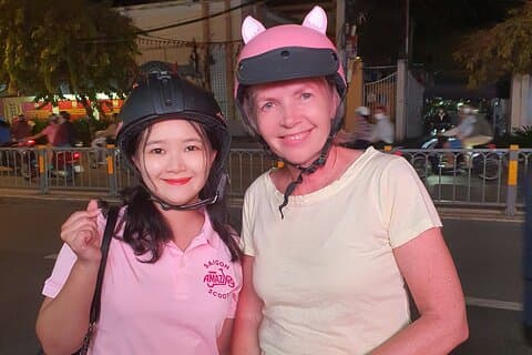 Ho Chi Minh Night Street Food & City Ride (sicuro e sorprendente)