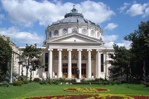 Tour privado de Bucarest con coche de lujo
