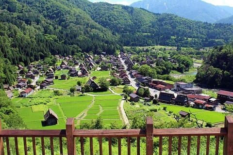 Escursione di un giorno al villaggio Gassho di Shirakawa-go e alla cultura di Takayama
