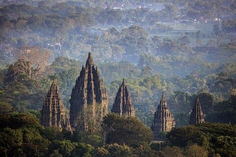 Indonésia: Entrada para o Templo de Prambanan
