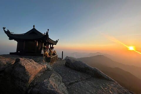 Privat tur til Yen Tu Mountain Spiritual Heritage & Naturudsigt
