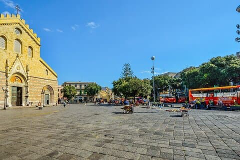 Visite en groupe partagée de Messine Mt Etna et Taormina Kids