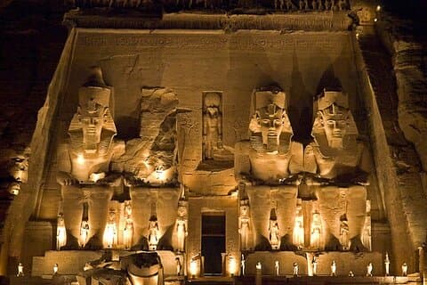 Luxor nach Abu Simbel Private geführte Tagestour