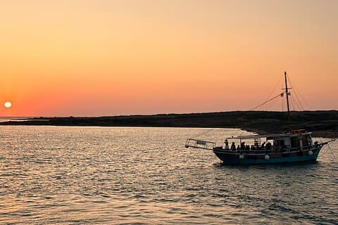 Sunset Kaiki Cruise : Sail, swim & Sip the moment