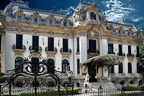 Visite Bucarest en solo 2 horas con un conductor privado / guía privado