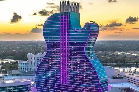The Guitar Hotel Transporte Privado SUV