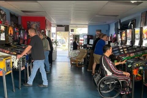 Speel Pinball Unlimited voor 2 uur in Long Beach Los Angeles