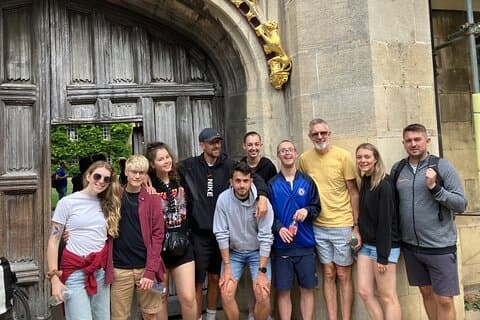Cambridge Kurze Rätselhafte Abenteuer Schnitzeljagd Aktivität