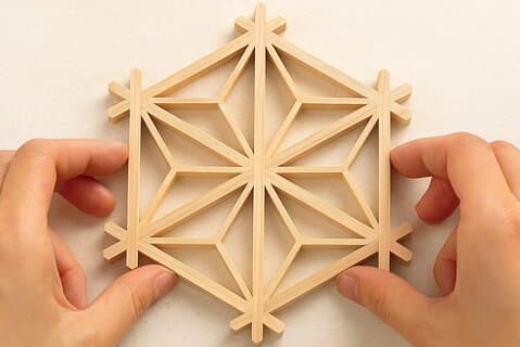 Clases de arte tradicional de madera Kumiko en Asakusa