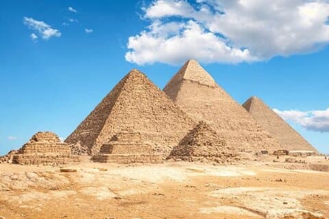Kairotur: Stora Egyptiska Museet & Pyramiderna med Lunch från Sharm
