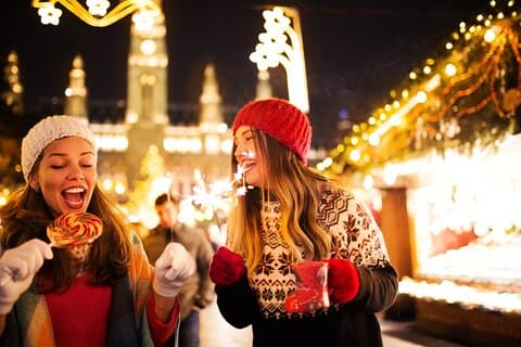 Tour delle meraviglie di Natale di Helsinki - Passeggiata privata con vin brulé
