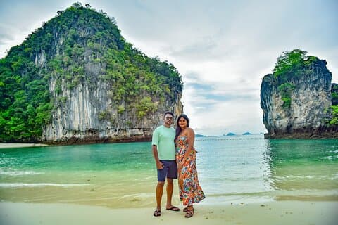 Excursion en petit groupe sur l'île de Hong et la lagune au lever du soleil anticipé au départ de Krabi