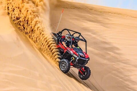 Safari dans le désert du Qatar Dune Bashing Camel Equitation et culture