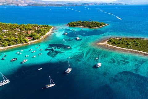 Excursion privée en hors-bord – Blue Lagoon et Šolta au départ de Split