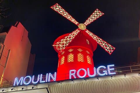Esperienza Moulin Rouge con autista privato e biglietti per spettacoli