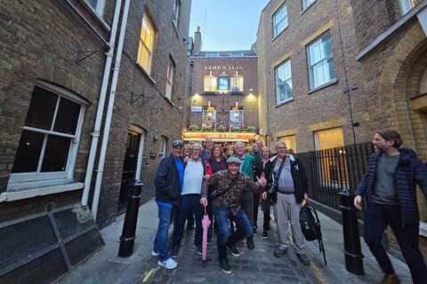 Private: Pub Crawl and Sing along London Experience
