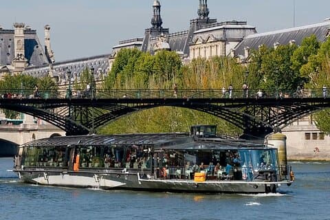 Dîner au Bistro Parisien avec croisière sur la Seine