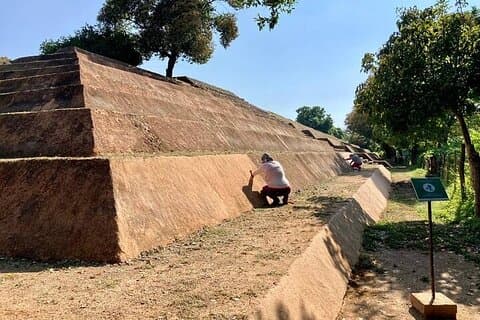 Visita ao local arqueológico em Zihuatanejo
