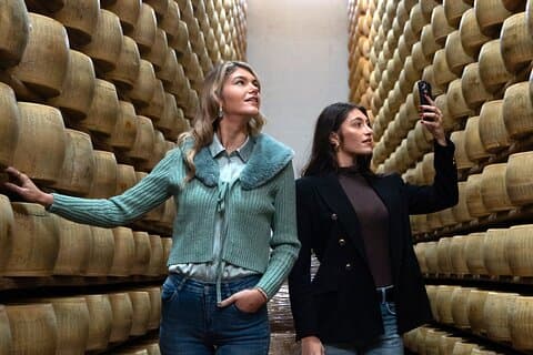 Private Day Tour & Lunch: Parmesan, Wine, and Vinegar Tasting