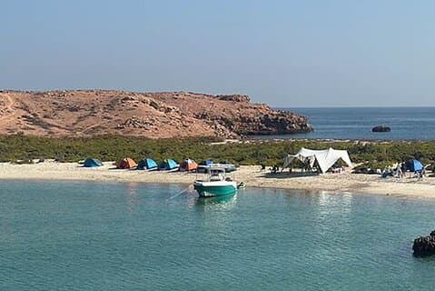 Private Daymaniyat Overnight Camping, Snorkeling and Beach BBQ