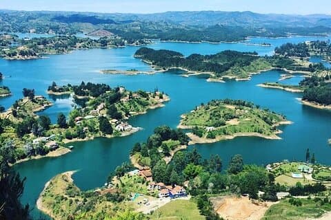 Tour naar Guatapé vanuit Medellín met privévervoer