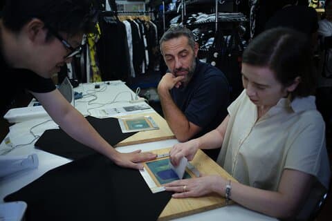 Nagoya Black Montsuki Dyeing : Impresión de seda Family Crest