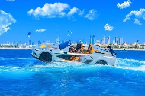 Premium Jet Car Dubai Experience Giro veloce e futuristico