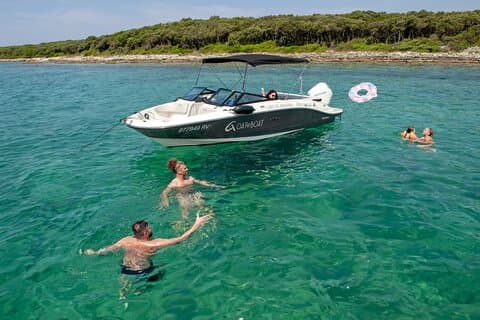 Excursion privée de luxe en hors-bord vers les îles Rovinj et South Coves