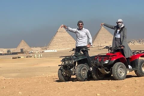 Experiência VIP privada Golden Sunset ATV nas Pirâmides