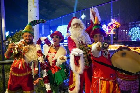 メデジンのクリスマスイルミネーションツアー