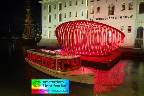 Amsterdam Light Festival: Saloon båttur + varme drikker og bite