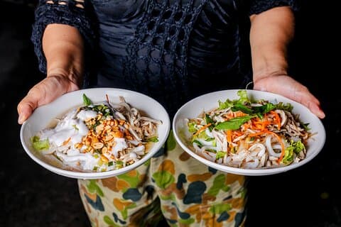Hungry HCMC Food Tour med 15 + smaksprøver