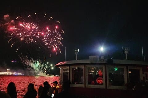 Chicago Fireboat fyrverkerikryssning