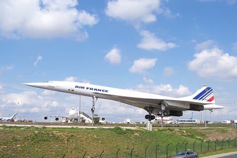 Privater Transfer (einfache Fahrt) von Paris zum Flughafen Charles de Gaulle oder Orly