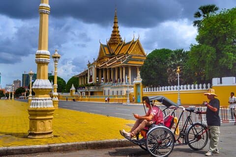 Verborgen stadstour door Phnom Penh, Koninklijk Paleis, Wat Phnom