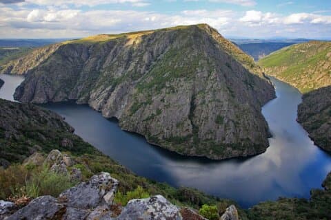 From Santiago: Private Tour To Ribeira Sacra with boat trip