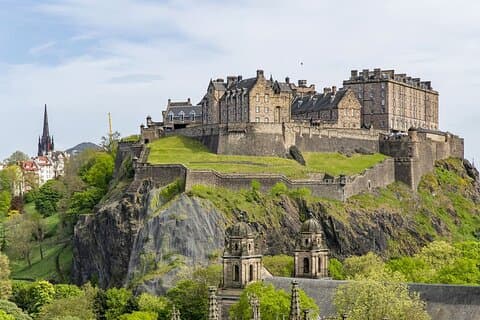 Entdecken Sie Edinburghs Geheimnisse bei einem geführten Altstadtrundgang
