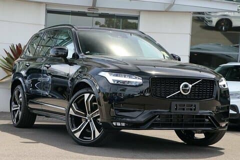 Arrival Transfer BIQ Airport to Biarritz City by Minivan or SUV