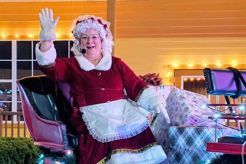 Smoky Bear Holiday Lights Tour w/ Picture Stops
