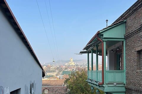 Tbilisi gamleby gåtur ikoniske landemerker