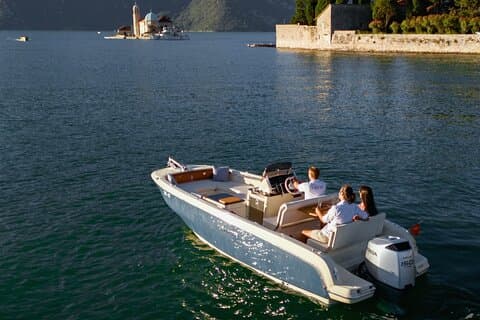 Private Lux 2h Speedboat Tour Our Lady of the Rock and Perast